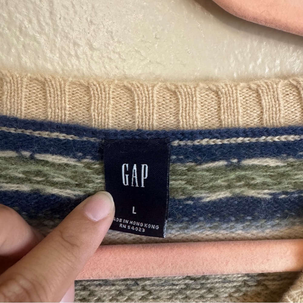Granola girl GAP 100% Lambs Wool V-Neck Sweater. - Picture 4 of 7